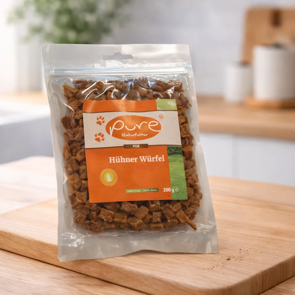 PURE Hühner Würfel für Hunde, schonend getrockneter Snack ohne künstliche Zusatzstoffe