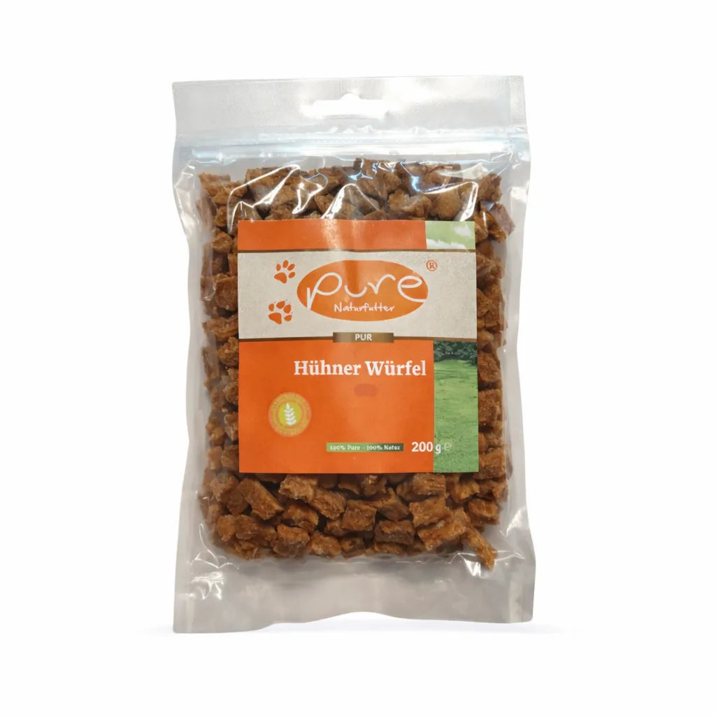 PURE Hühner Würfel für Hunde in Verpackung, hochwertiger Snack aus 100 Prozent Huhn