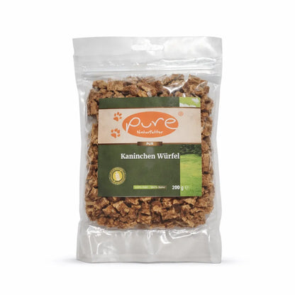 PURE Kaninchen Würfel für Hunde in Verpackung, natürlicher Snack aus 100 Prozent Kaninchen