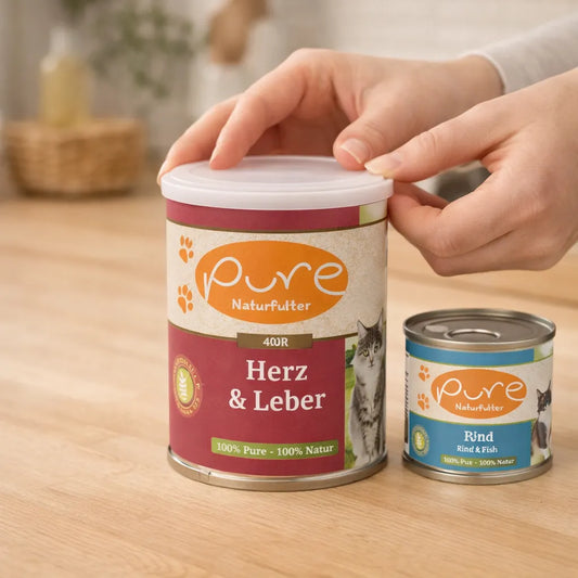 PURE Naturfutter Dosendeckel auf Katzenfutter Dose, Frischhaltedeckel für Nassfutter luftdicht verschliessen