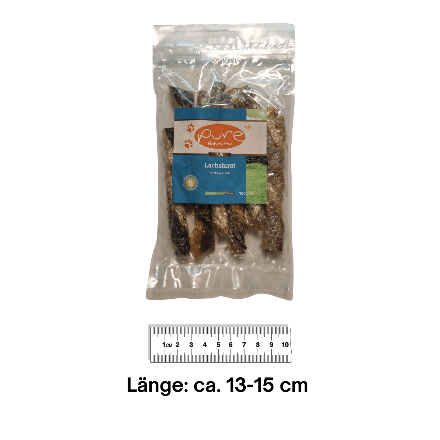 Eine 100g-Packung gedrehter Lachshaut-Sticks von Pure Naturfutter, ein natürlicher und gesunder Kauartikel für Hunde mit einer Länge von circa 13 bis 15 cm.