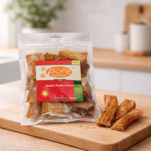 PURE Rinder Nacken Sehne für Hunde auf Holzbrett, natürlicher Kausnack aus Rind